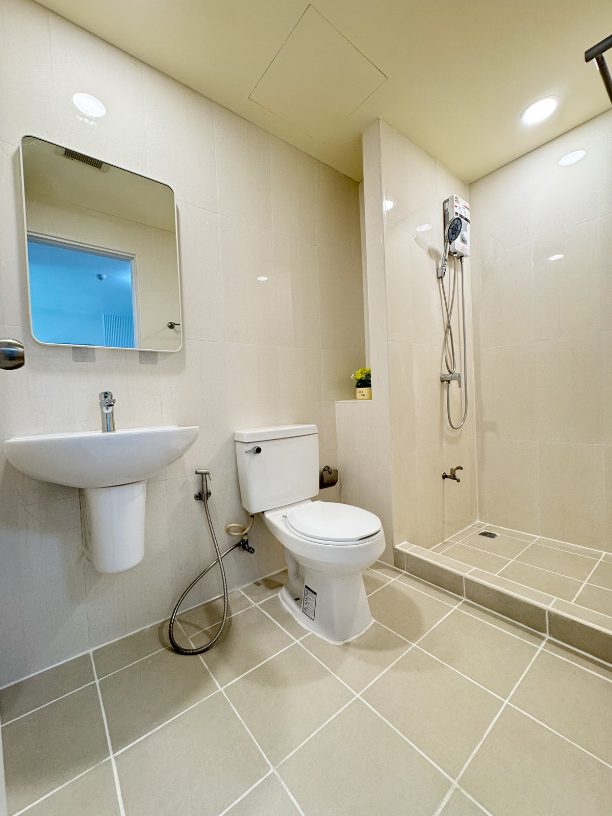 ขายคอนโดบางนา แบริ่ง ลาซาล : K-6787 ห้องสวย ตกแต่งใหม่ ชั้นสูง ขาย ! ไอคอนโด สุขุมวิท 105  พร้อมอยู่