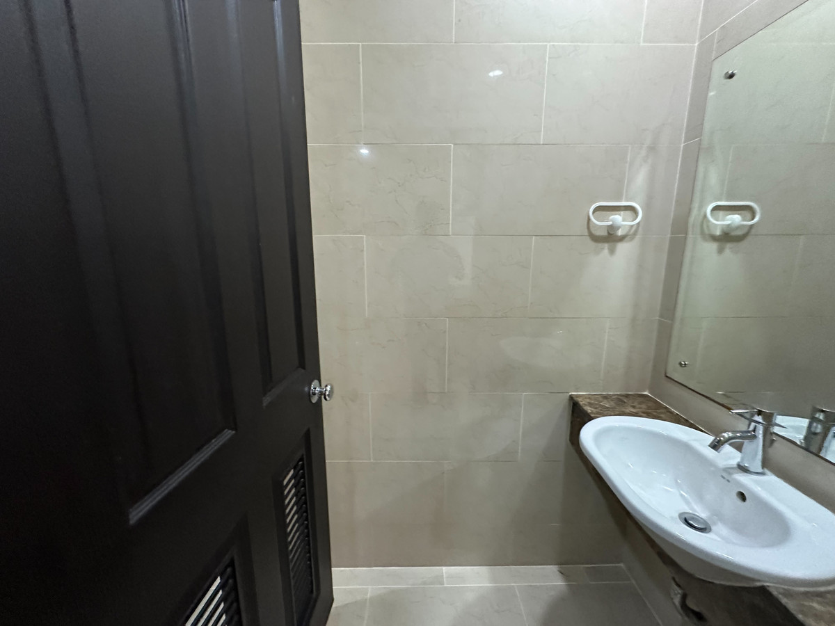 For RentCondoSukhumvit, Asoke, Thonglor : For rent: The Cadogan Private Residence, wide space, very good price, in the heart of the city, convenient to travel.