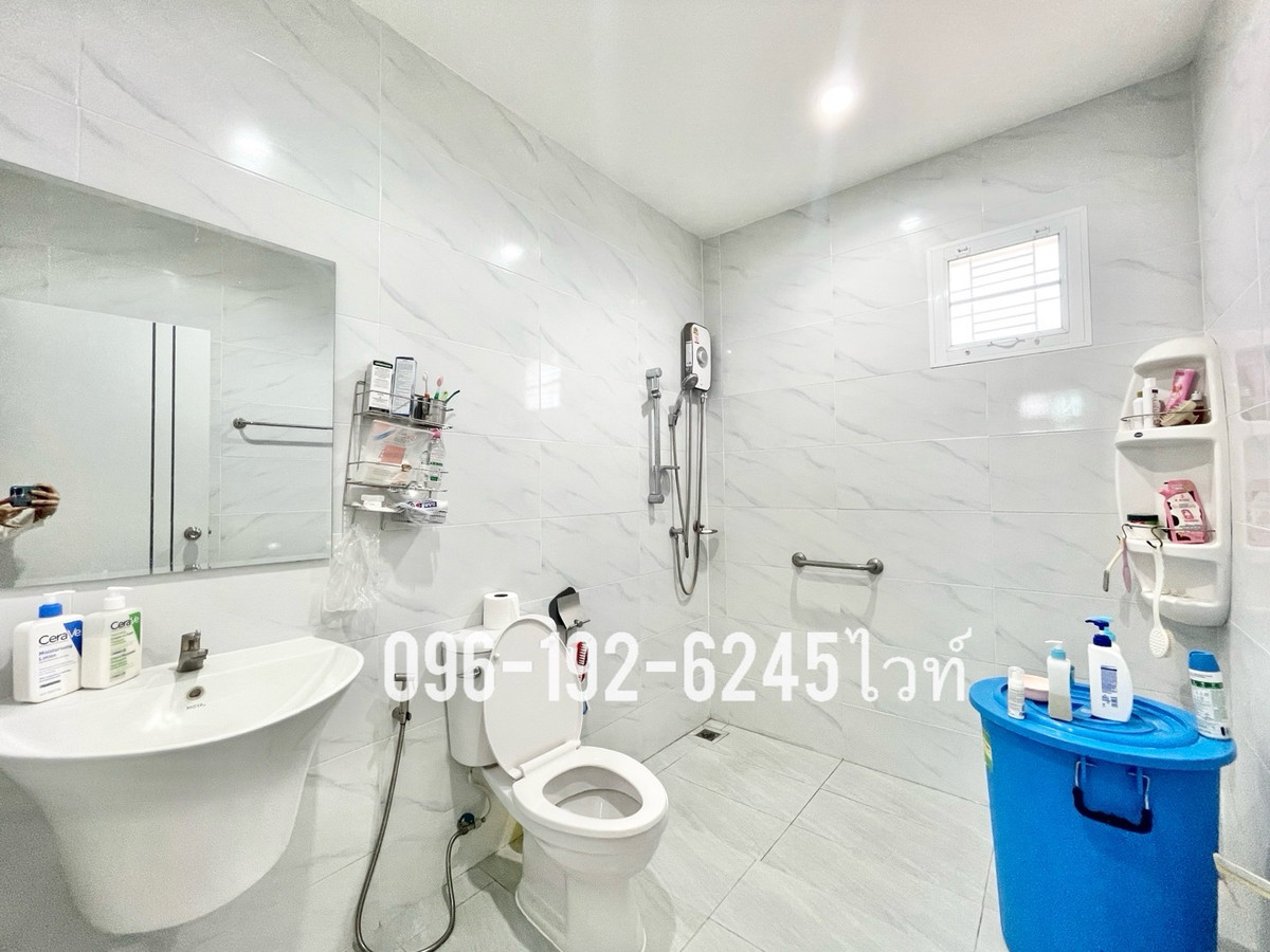 ขายบ้านเกษตร นวมินทร์ ลาดปลาเค้า : ขายบ้าน นวมินทร์ 24 บ้านเดี่ยวนวมินทร์ จอดรถ 5 คัน แถมโซล่าเซลล์ ประหยัดค่าไฟ