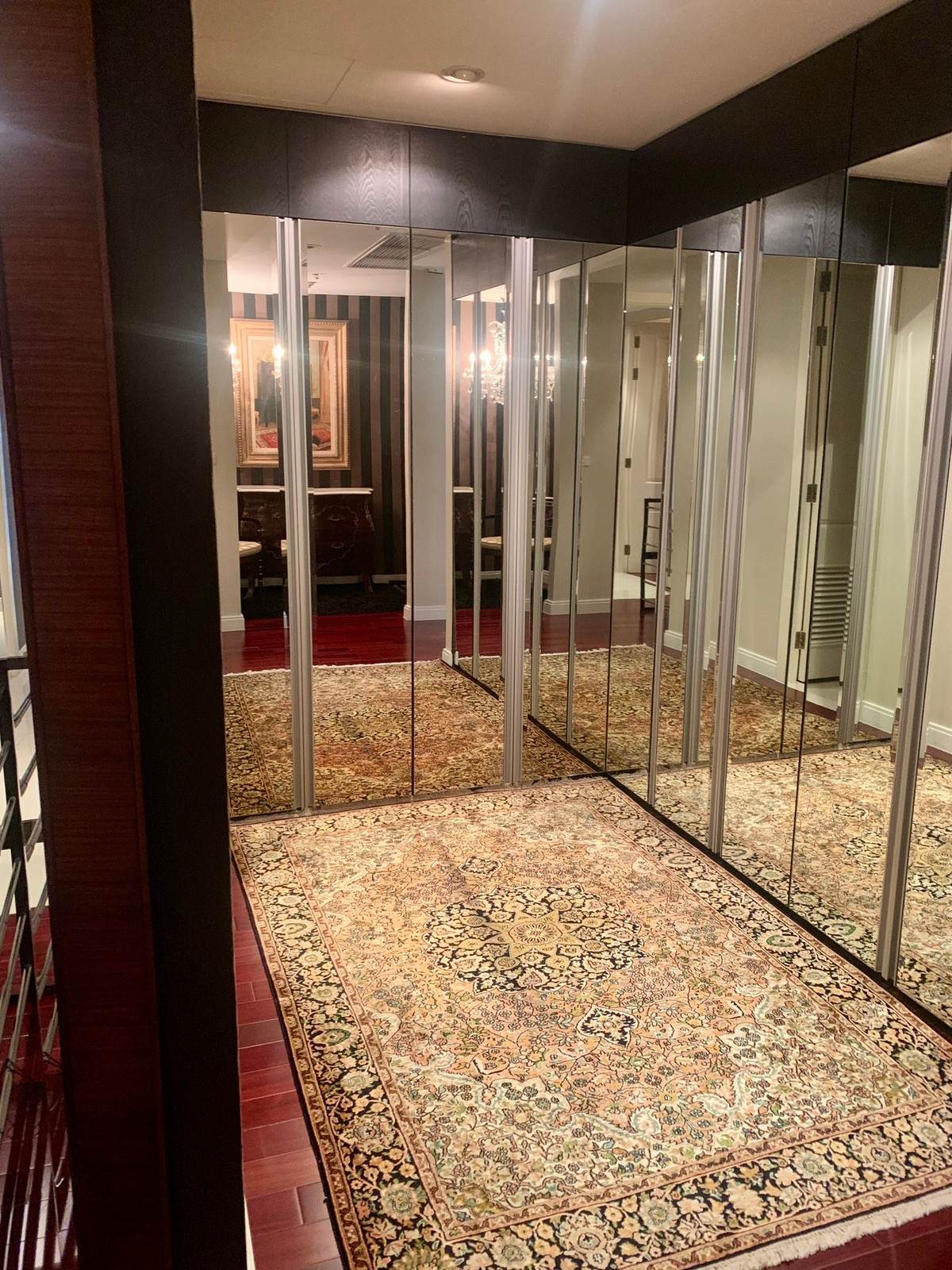 ให้เช่าคอนโดวิทยุ ชิดลม หลังสวน : Athenee Residence: 4bed 4.5bath + maid  295sqm. 170,000/mth. Am: 0656199198