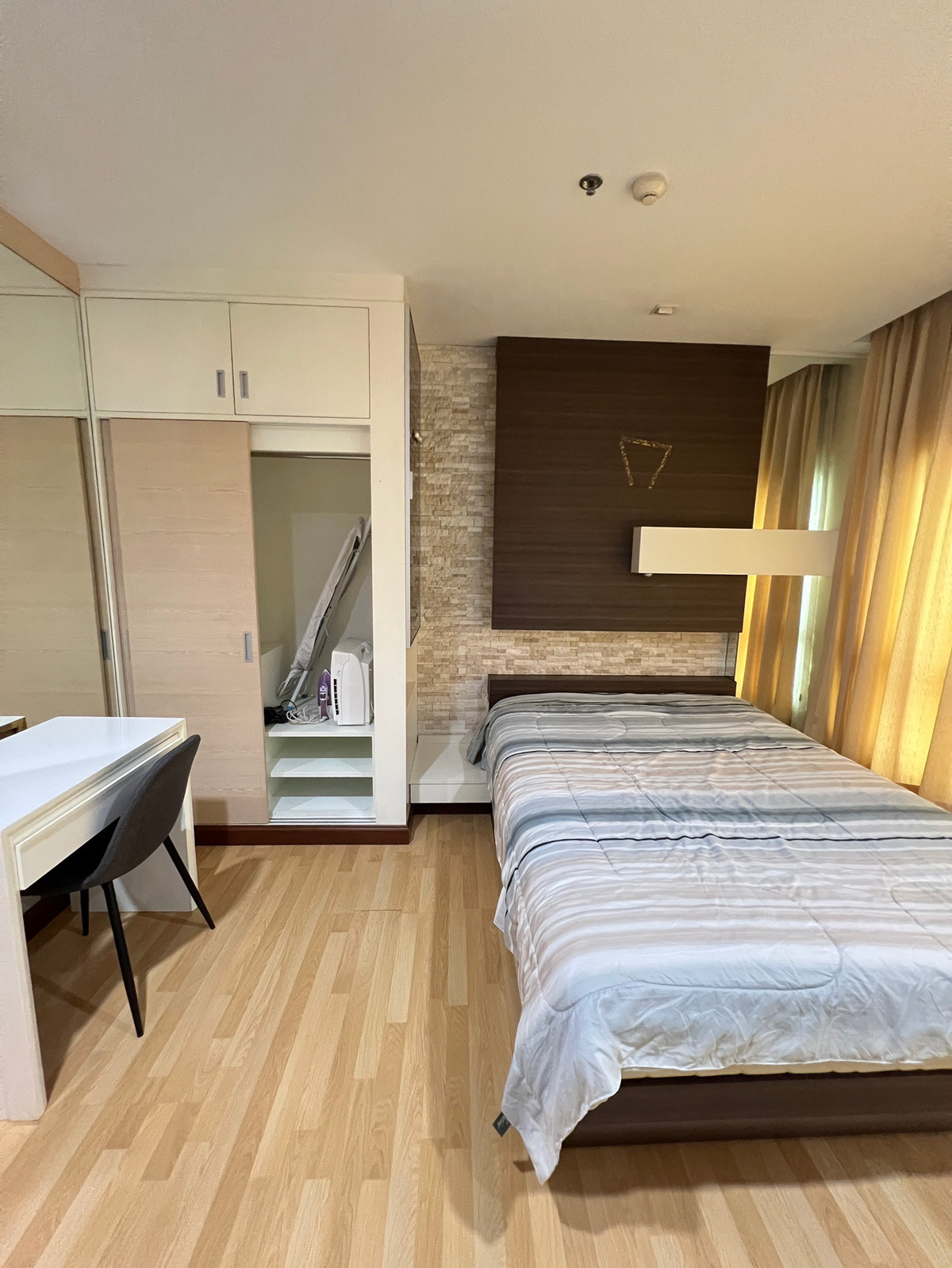 ให้เช่าคอนโดพระราม 9 เพชรบุรีตัดใหม่ RCA : 🦊HunterCondo 🦊ให้เช่า PG RAMA9 ✨ติด MRT พระราม 9 - 200 เมตร✨