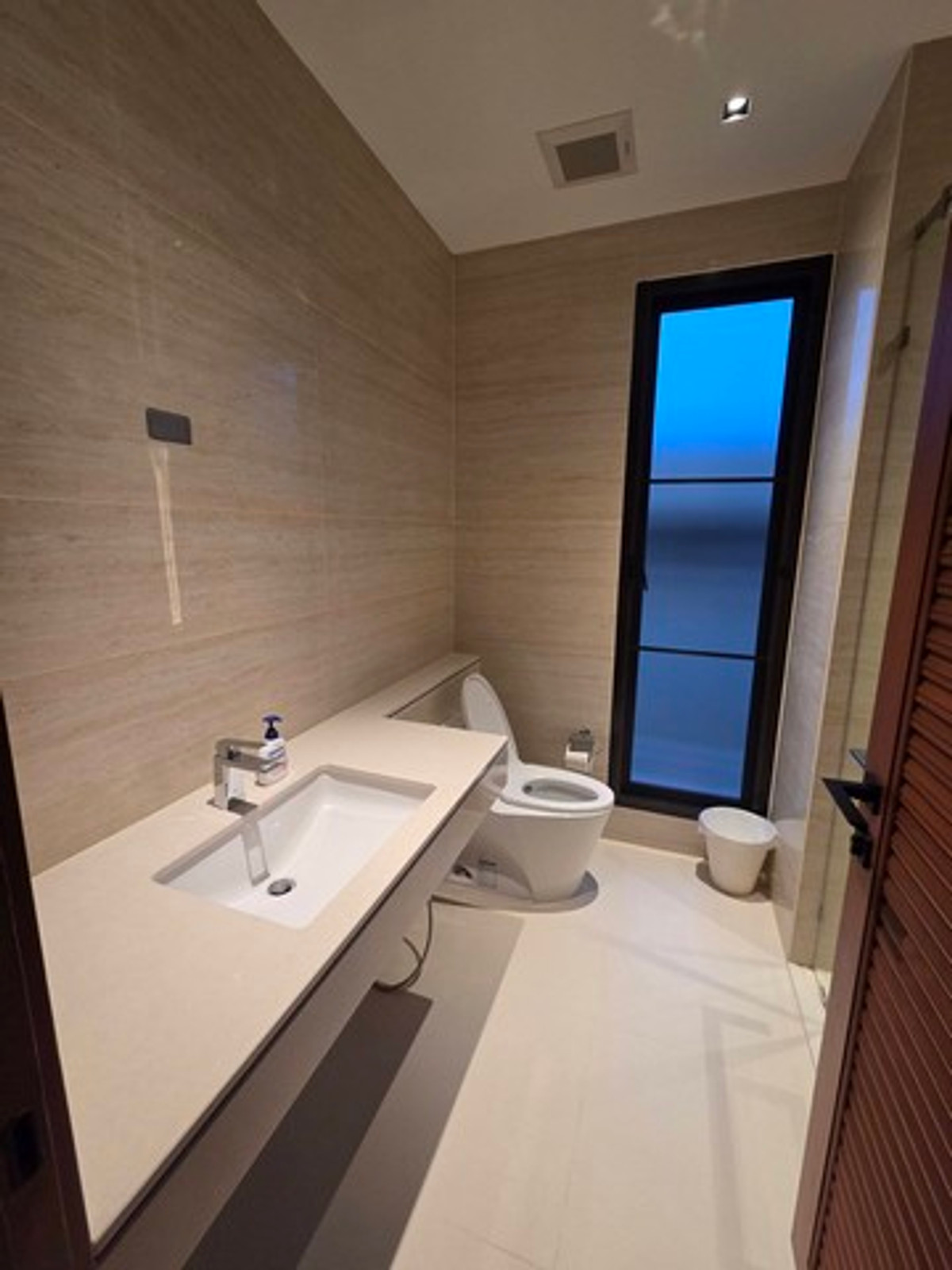 For RentHouseBangna, Bearing, Lasalle : HR3281 Luxury detached house for rent, Evergreen Bangna Km. 5, area 610 sq m., near ICS International School and Patana.