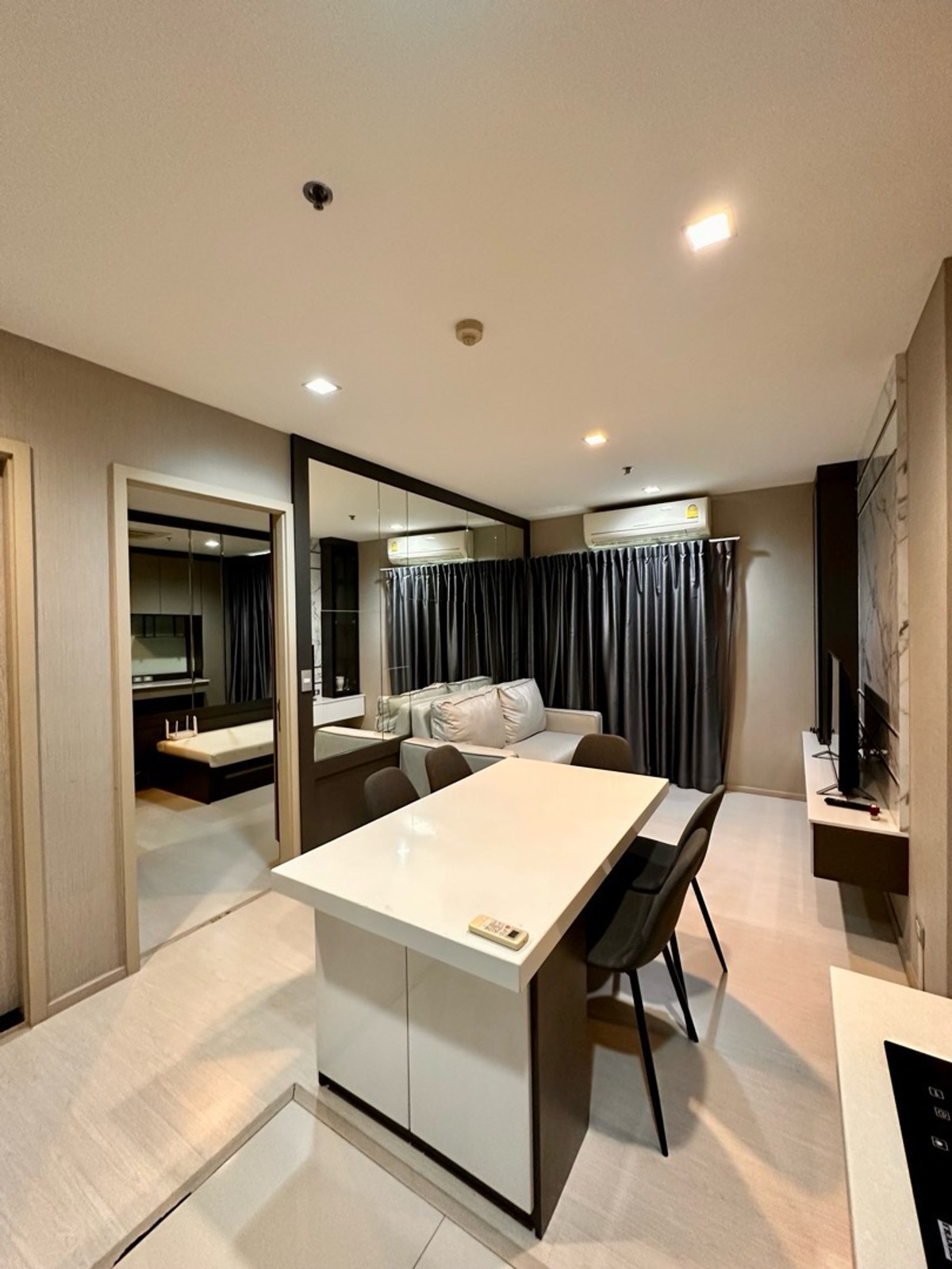 For SaleCondoSukhumvit, Asoke, Thonglor : Built-in, fully decorated, ready to move in. Not hot in the afternoon sun, beautiful view, 149,000 per sq m.