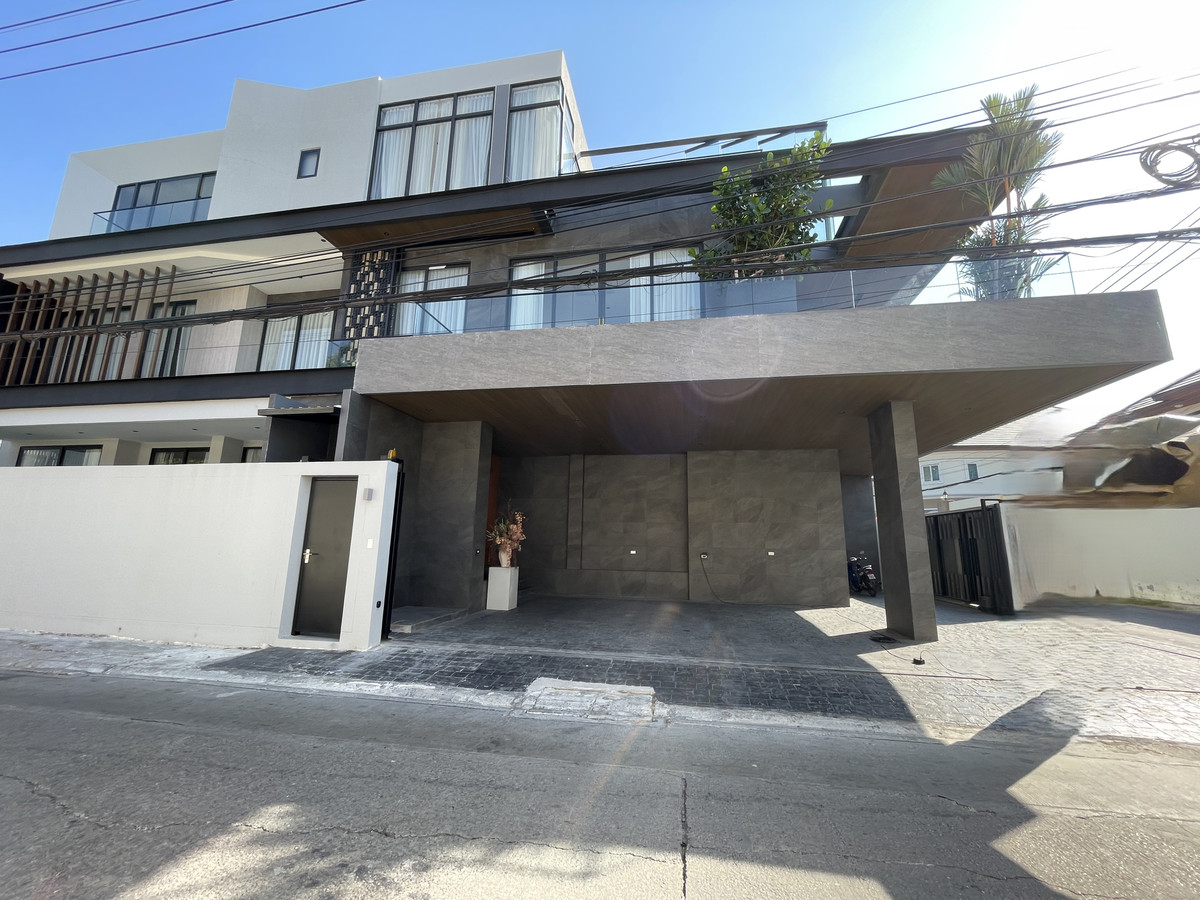 For SaleHouseChokchai 4, Ladprao 71, Ladprao 48, : Super Luxury THIRRA Ladprao detached house for sale – highest level of privacy On a potential location near MRT Phawana