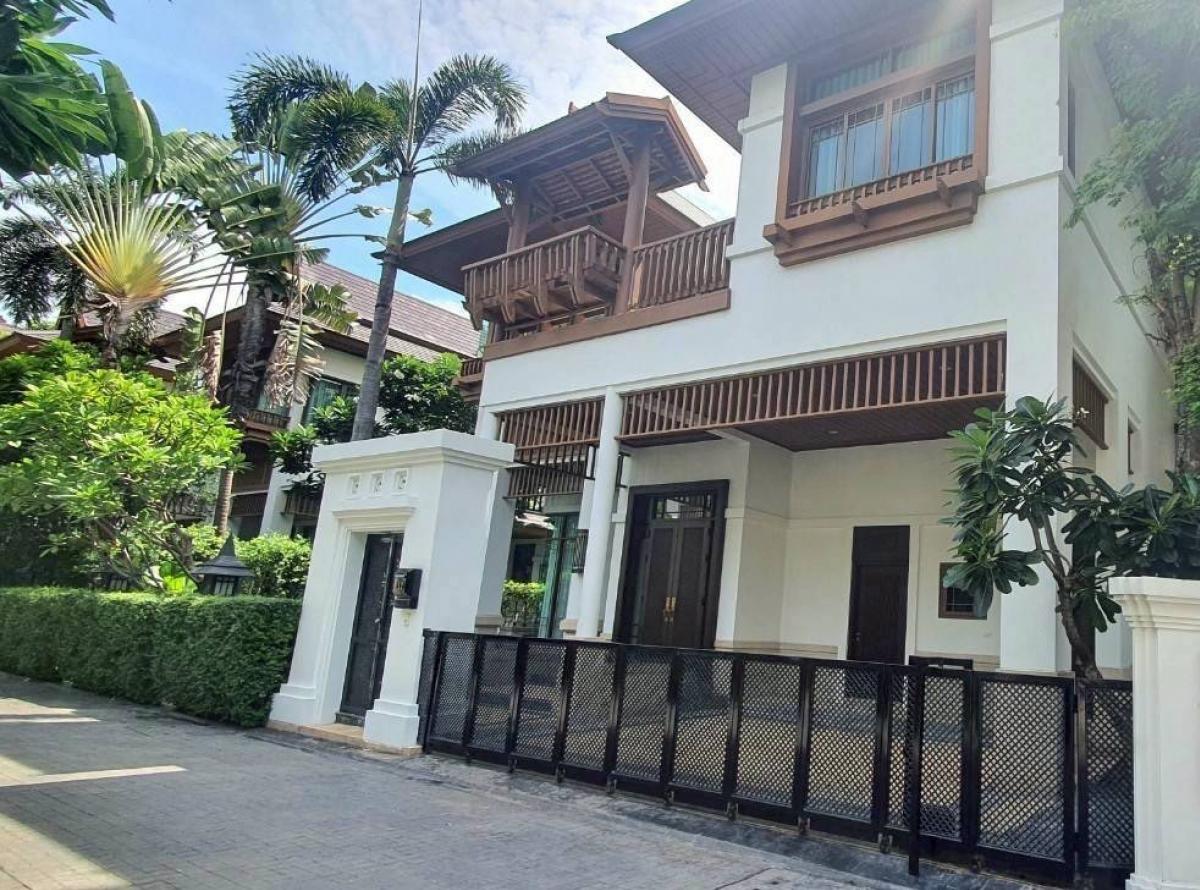 For RentHouseSathorn, Narathiwat : Single house for rent with swimming pool, 85.7 sq m., 425 sq m., 4 bedrooms, 5 bathrooms, maid's room, furniture ready to move in, location Sathorn, Rama 3, Silom.