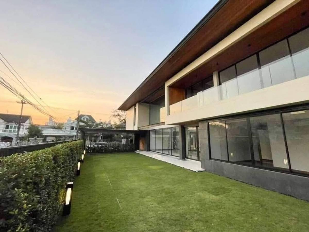 For RentHouseBangna, Bearing, Lasalle : Single house for rent, Bangna Km. 5, 156 sq m., 610 sq m., 4 bedrooms, 5 bathrooms.