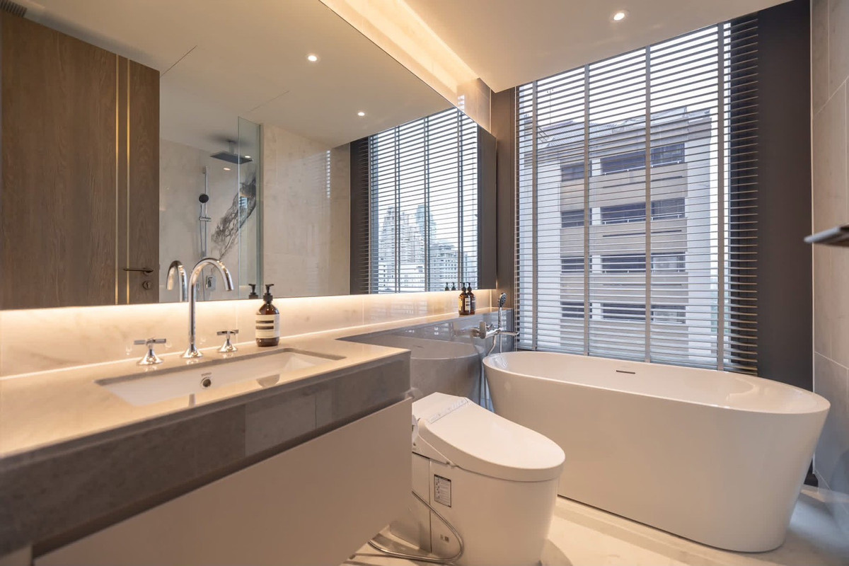 For RentCondoWitthayu, Chidlom, Langsuan, Ploenchit : ✨ GT16019 | Luxury condo at Tonson One Residence, convenient travel, near BTS, shuttle available, beautifully decorated room, fully furnished. Every once in a while there will be a free room!!