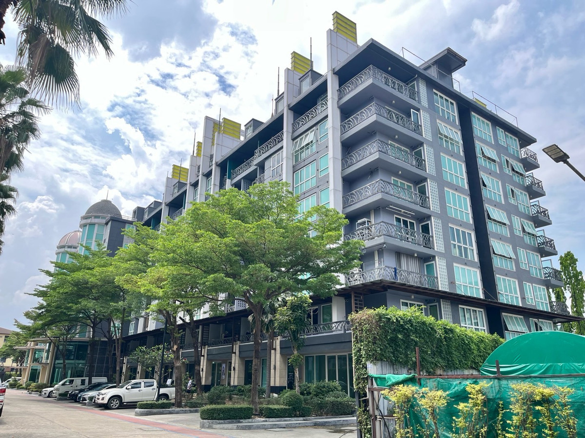 For RentCondoLadprao101, Happy Land, The Mall Bang Kapi : Luxury condo for rent on Lat Phrao Road, near the BTS, 2 bedrooms, 50 square meters, never rented to anyone.