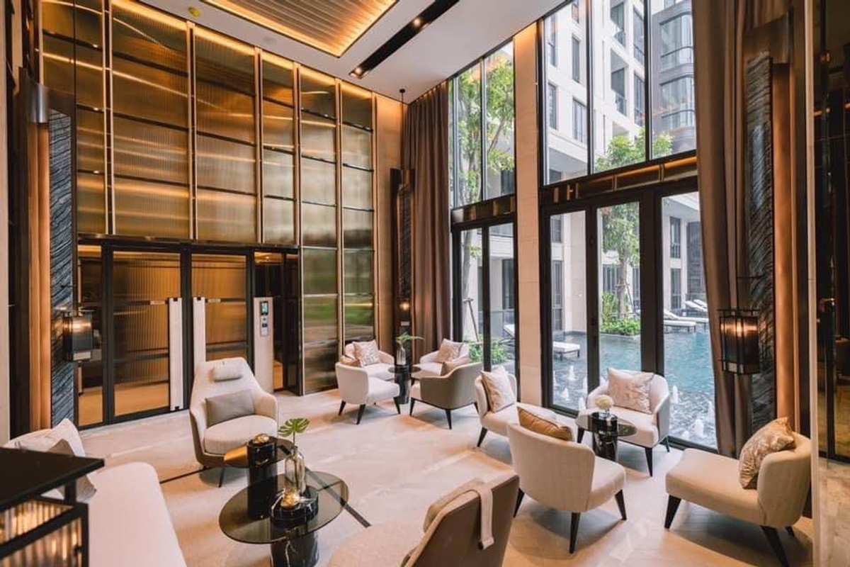 For RentCondoSukhumvit, Asoke, Thonglor : RC032226 Condo fully furnished for rent at The Reserve Sukhumvit 61 near BTS Ekkamai.