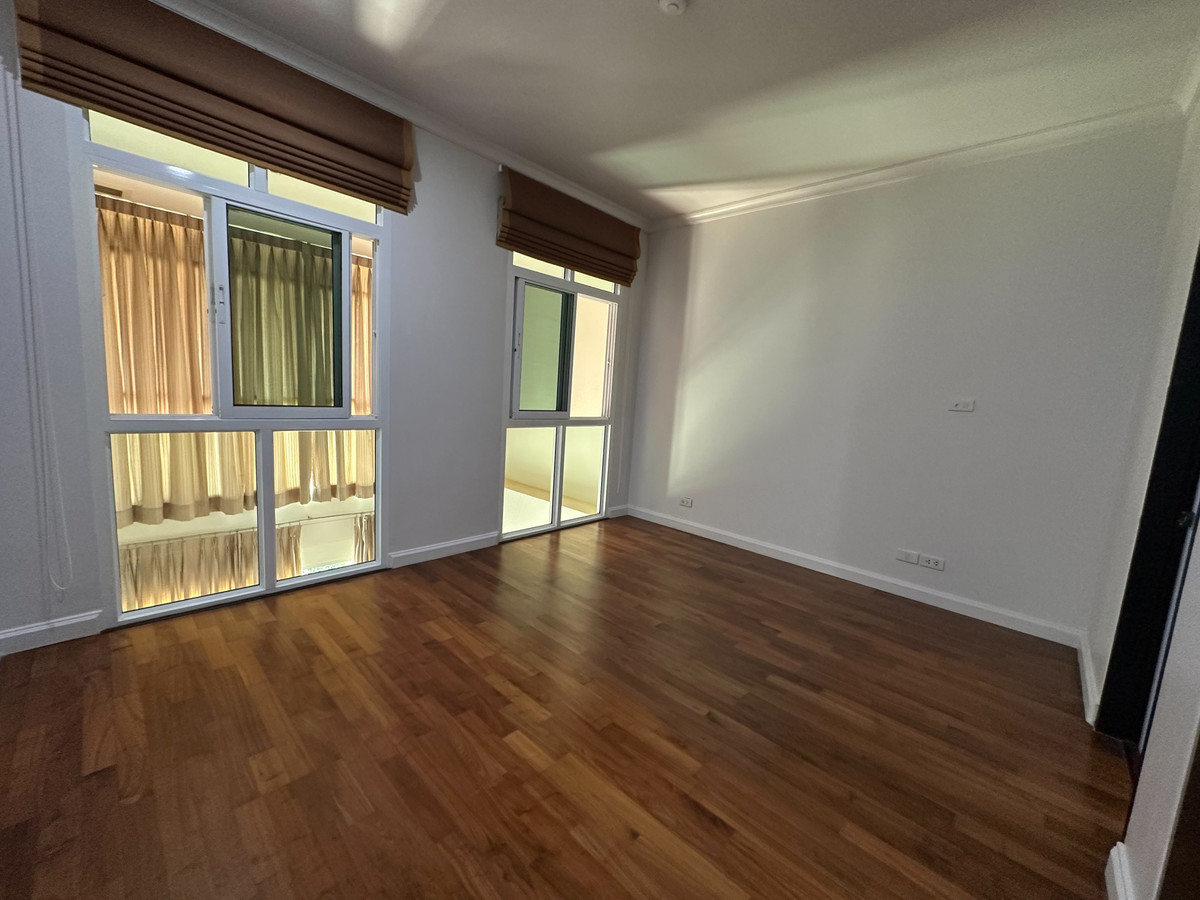 For RentCondoSukhumvit, Asoke, Thonglor : For rent: The Cadogan Private Residence, wide space, very good price, in the heart of the city, convenient to travel.