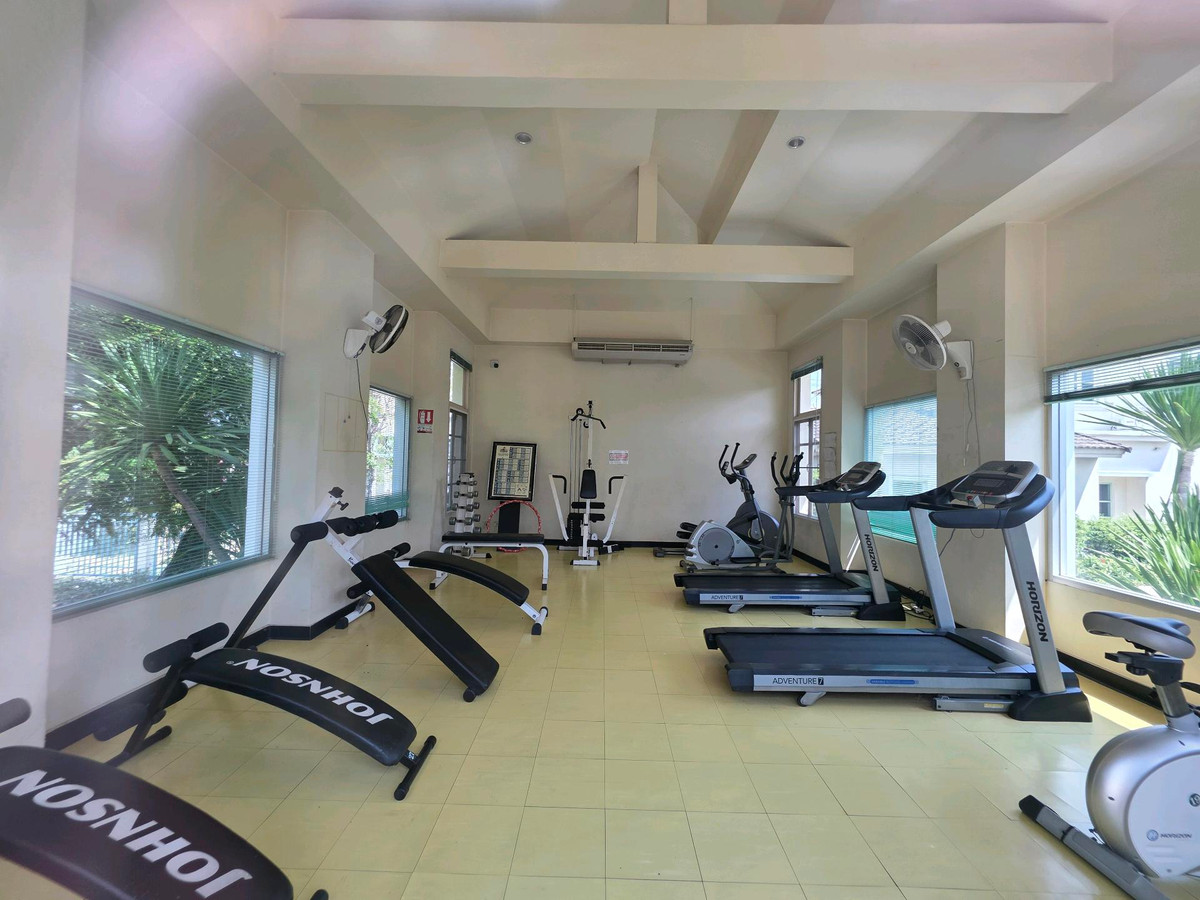 For SaleHouseMin Buri, Romklao : Urgent sale! Single house in Chaiyaphruek 1 Village, Khum Klao Road. Extra large plot