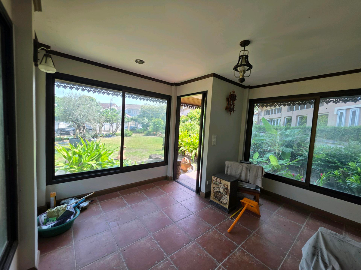 For SaleHouseMin Buri, Romklao : Urgent sale! Single house in Chaiyaphruek 1 Village, Khum Klao Road. Extra large plot