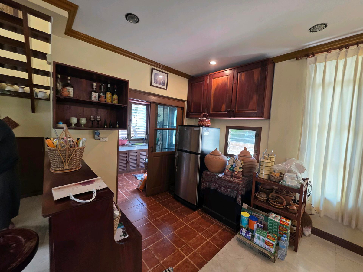 For SaleHouseMin Buri, Romklao : Urgent sale! Single house in Chaiyaphruek 1 Village, Khum Klao Road. Extra large plot