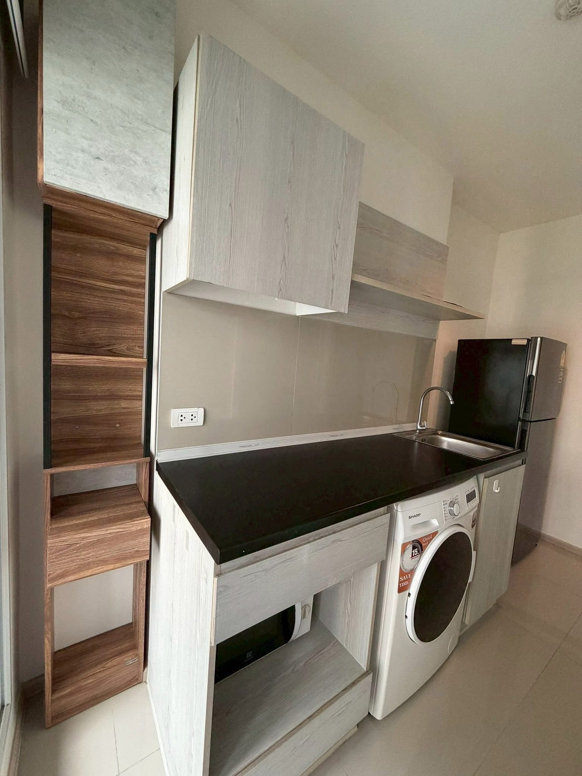 For RentCondoSamut Prakan,Samrong : PFD-08109 For rent Aspire Erawan, next to BTS Chang Erawan.