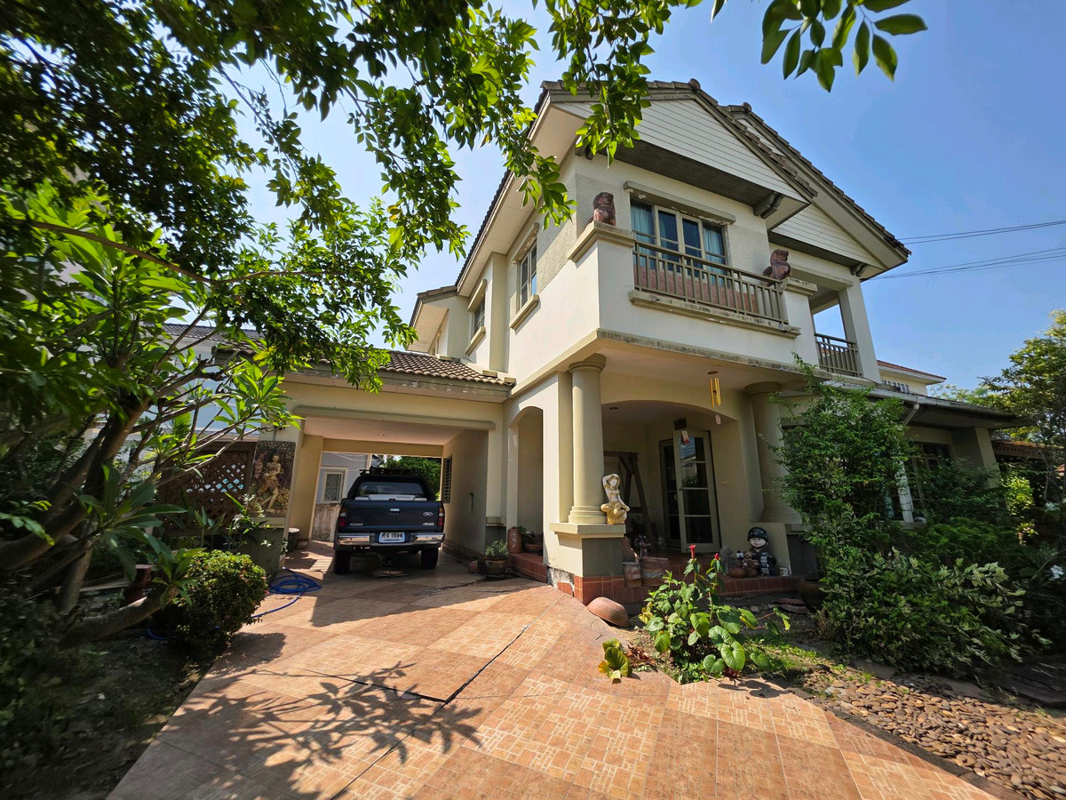 For SaleHouseMin Buri, Romklao : Urgent sale! Single house in Chaiyaphruek 1 Village, Khum Klao Road. Extra large plot