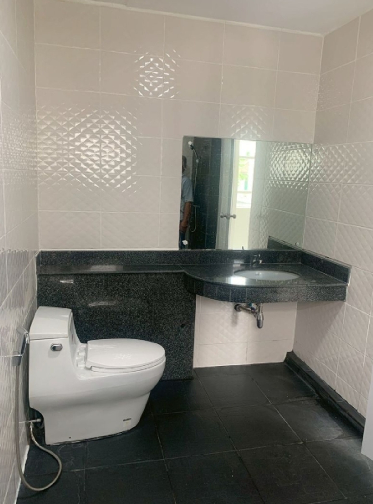 ขายบ้านลาดพร้าว101 แฮปปี้แลนด์ : ขายบ้านเดี่ยว 2 ชั้น เนื้อที่ 53 ตรว. หมู่บ้านโชคชัย คลองจั่น  ถนนนวมินทร์ 81 แยก 3-27 แขวงนวมินทร์ เขตบึงกุ่ม ใกล้ถนนสายหลักหลายสาย เดอะมอลล์ บางกะปิ ตลาดสดอินทารักษ์ มหาวิทยาลัยรามคำแหง ใกล้ นิด้า