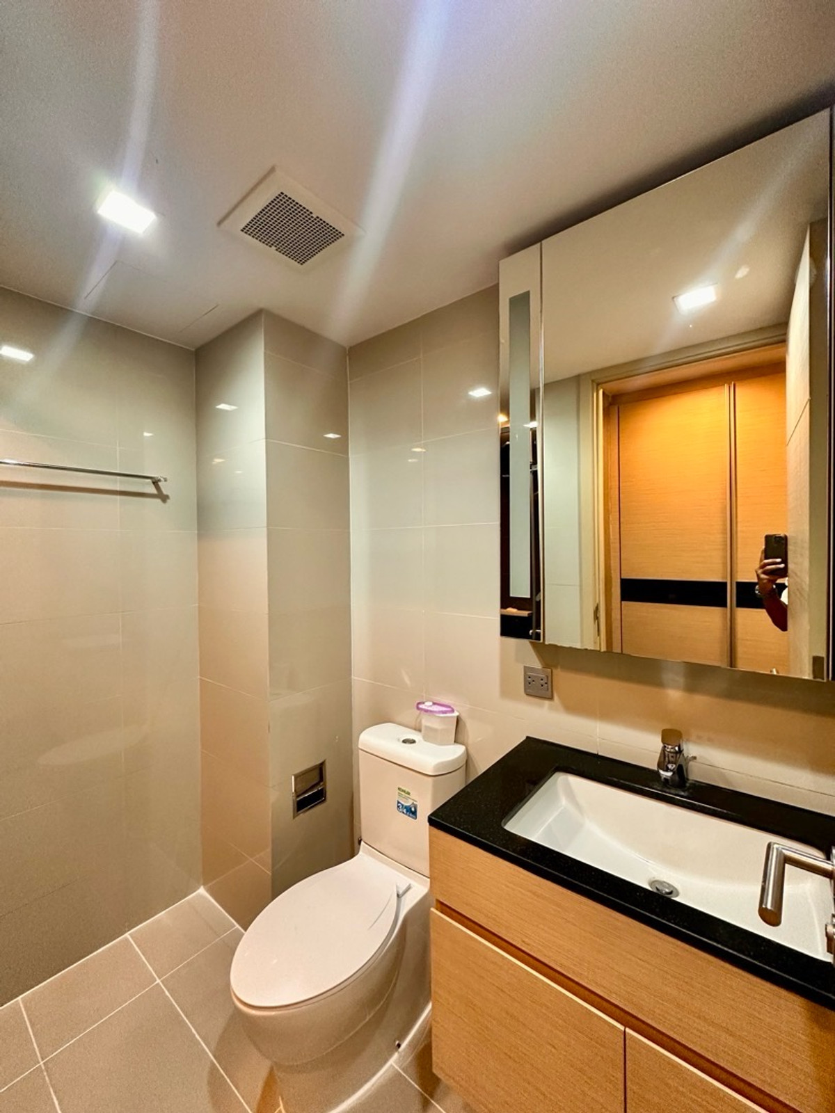 For SaleCondoSukhumvit, Asoke, Thonglor : Fully furnished, ready to move in, quiet, balcony actually usable, 2 ways to enter and exit.