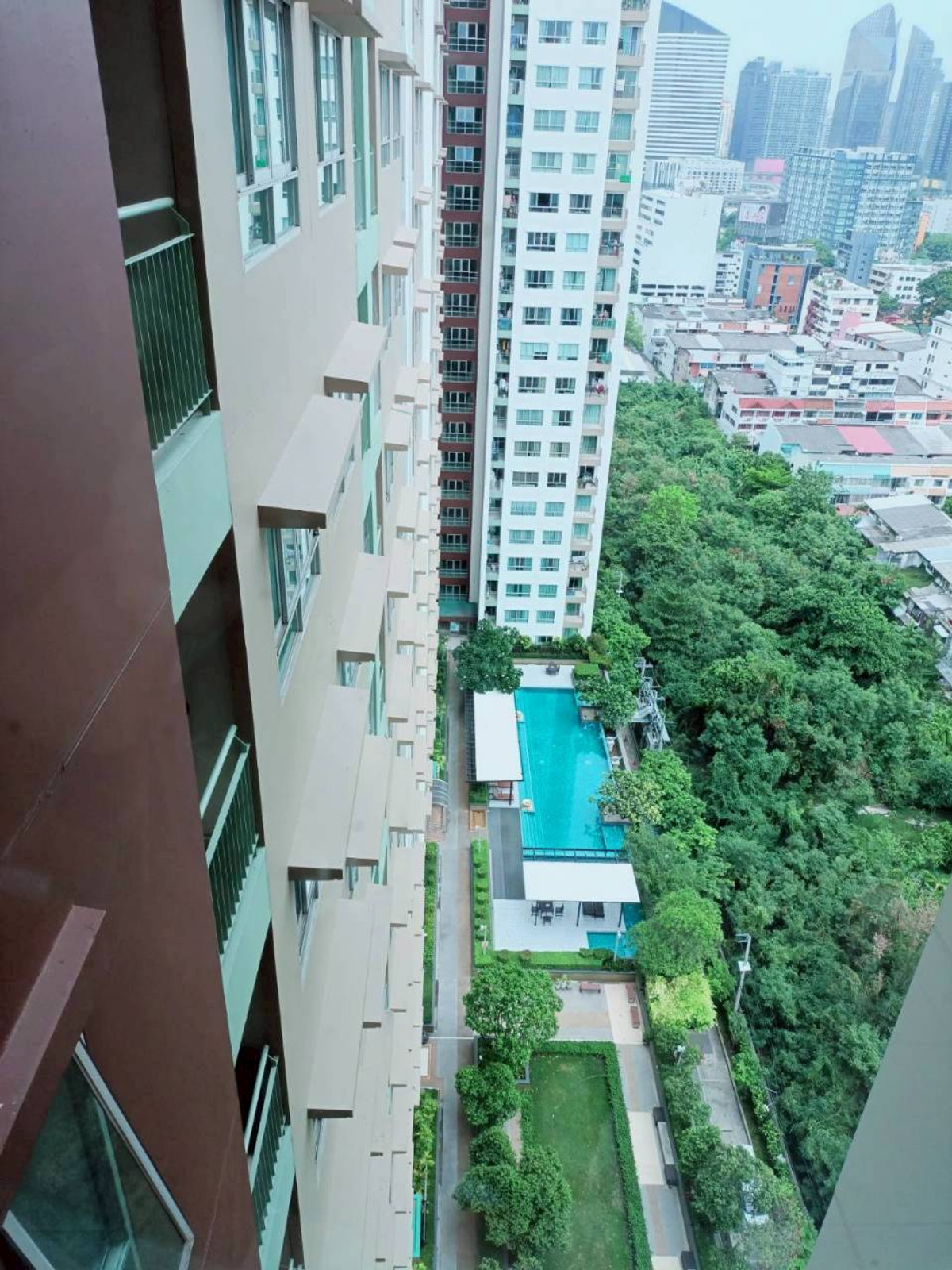 ให้เช่าคอนโดพระราม 9 เพชรบุรีตัดใหม่ RCA : ✅ LP9R225 ✅ Line : @p2nproperty