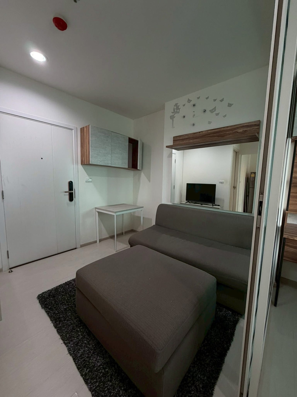 For RentCondoSamut Prakan,Samrong : PFD-08109 For rent Aspire Erawan, next to BTS Chang Erawan.