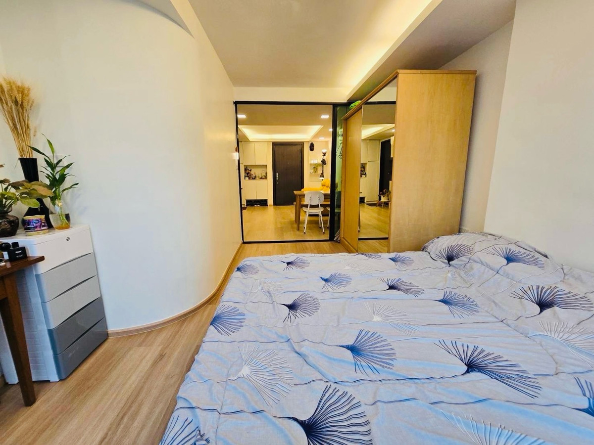 For RentCondoLadprao101, Happy Land, The Mall Bang Kapi : Luxury condo for rent on Lat Phrao Road, near the BTS, 2 bedrooms, 50 square meters, never rented to anyone.