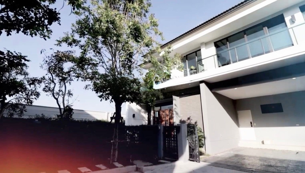 For RentHousePattanakan, Srinakarin : Single house for rent, The City project.