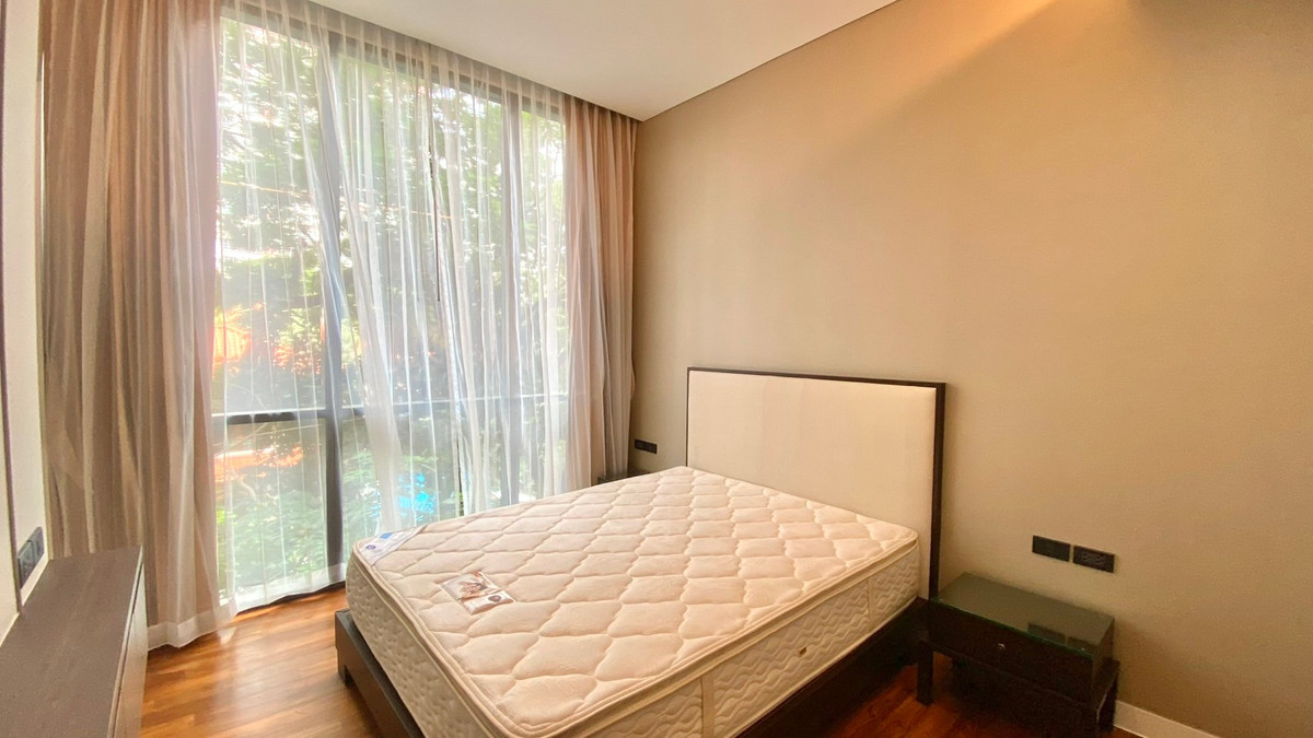 For RentCondoSukhumvit, Asoke, Thonglor : Condo for rent Domus 18, 3 bedrooms, 250 sq m, Sukhumvit-Asoke area, near BTS Asoke.