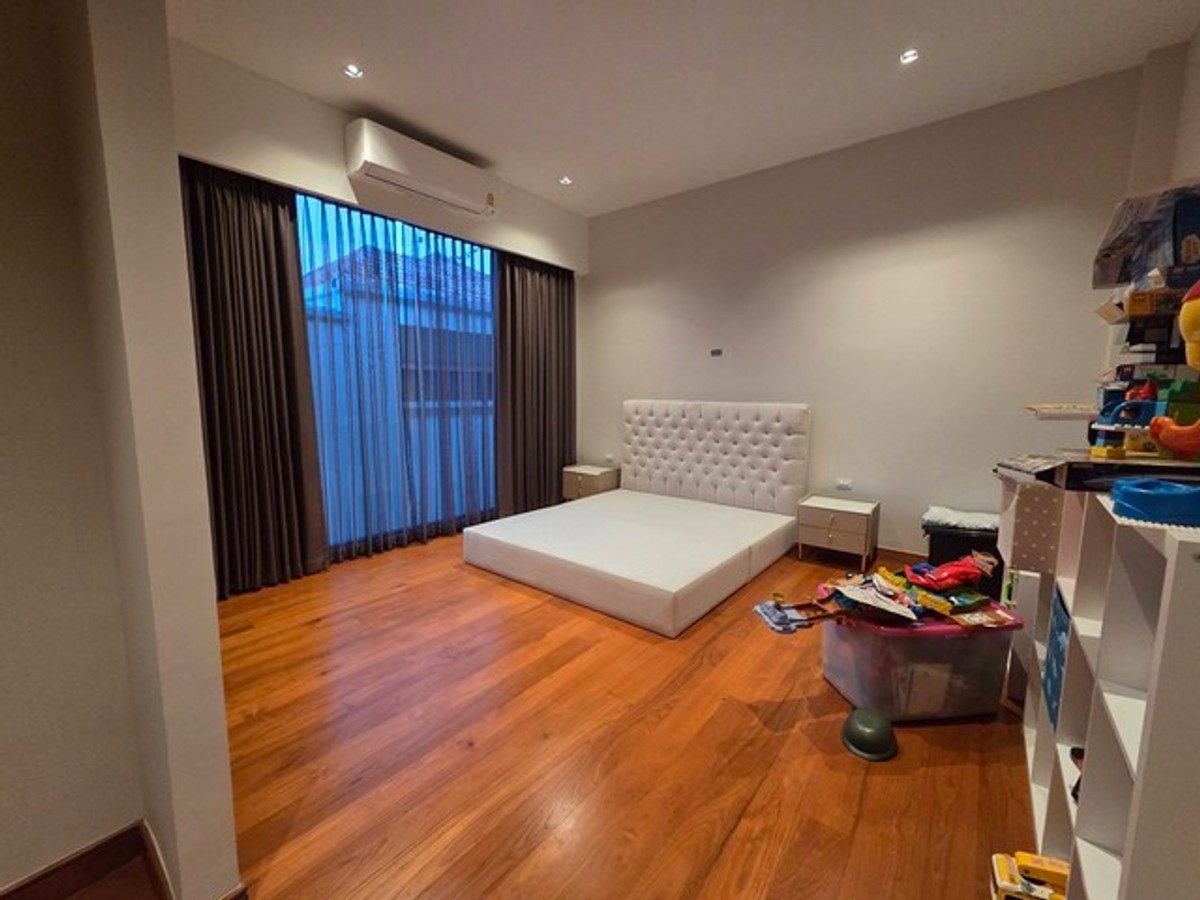 For RentHouseBangna, Bearing, Lasalle : HR3281 Luxury detached house for rent, Evergreen Bangna Km. 5, area 610 sq m., near ICS International School and Patana.