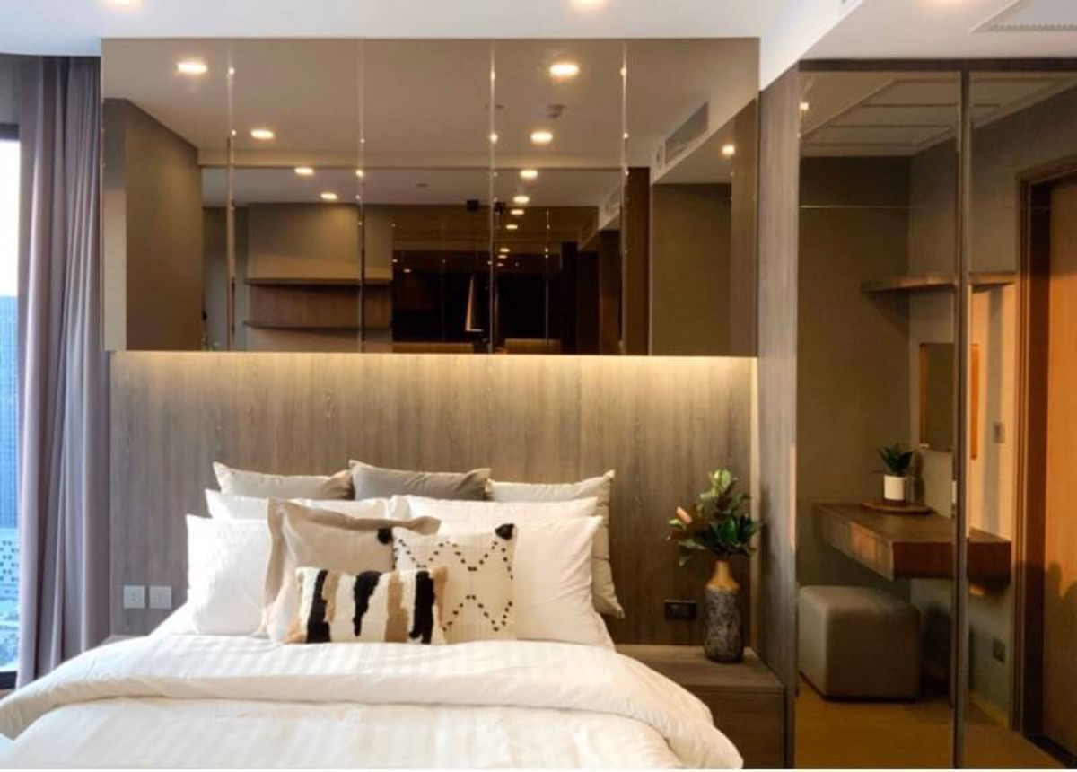 For RentCondoSiam Paragon ,Chulalongkorn,Samyan : *** Condo for rent : Ashton Chula - Silom High floor Built-in furniture near MRT Sam Yan ***