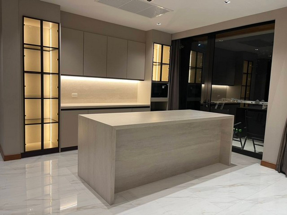 For RentHouseBangna, Bearing, Lasalle : HR3281 Luxury detached house for rent, Evergreen Bangna Km. 5, area 610 sq m., near ICS International School and Patana.