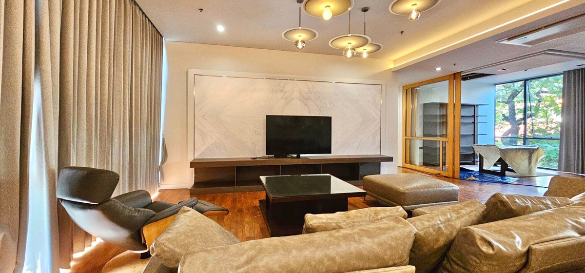 For RentCondoSukhumvit, Asoke, Thonglor : Condo for rent Domus 18, 3 bedrooms, 250 sq m, Sukhumvit-Asoke area, near BTS Asoke.