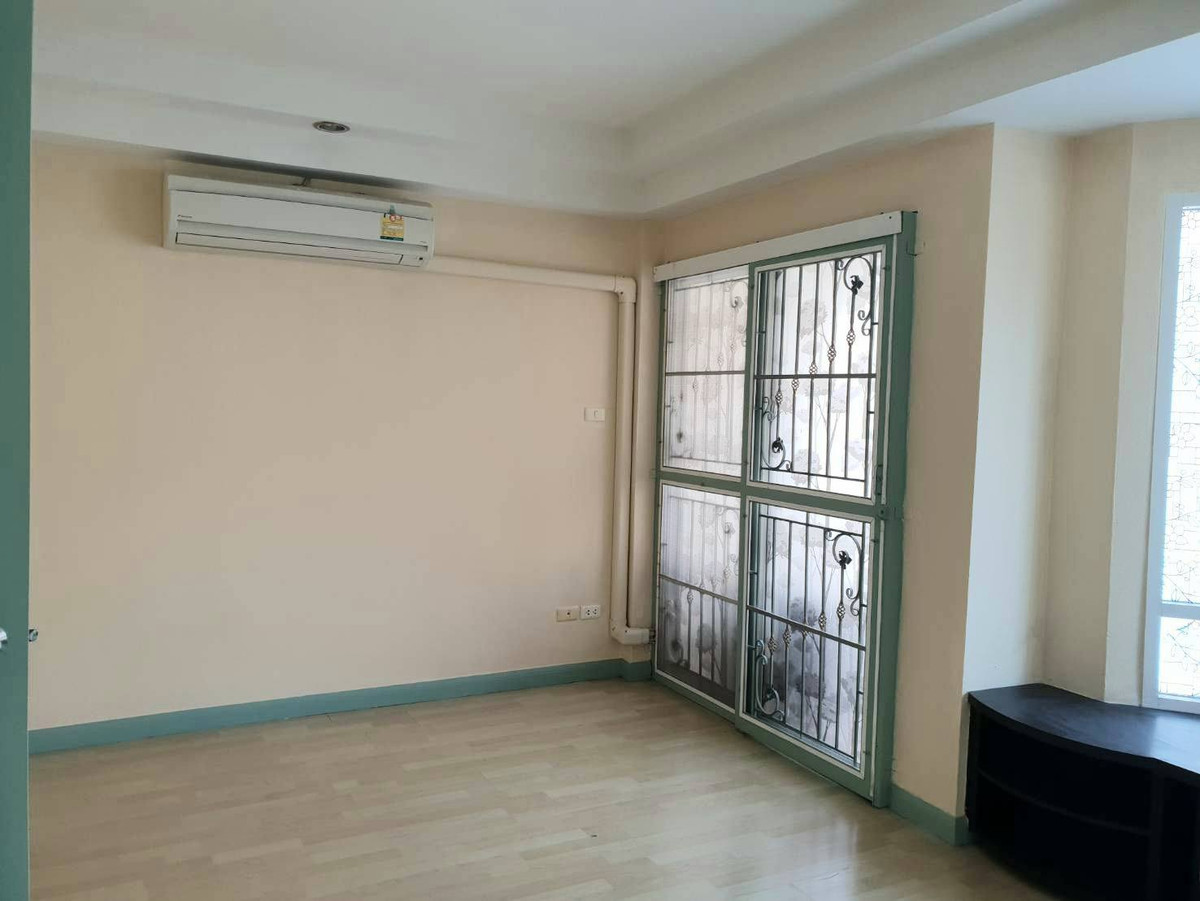 ทาวน์โฮมเกษตร นวมินทร์ ลาดปลาเค้า : ขาย / ให้เช่า ทาวน์โฮม 3 ชั้น ทำเลนวลจันทร์ ใกล้โรงเรียนและรถไฟฟ้า  หมู่บ้านปรัชญา – นวลจันทร์ 36