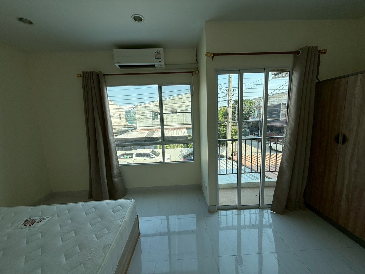 For RentTownhomePattanakan, Srinakarin : P-2967 For rent!  Townhome Willetlight Pattanakarn 38 ready to move in.