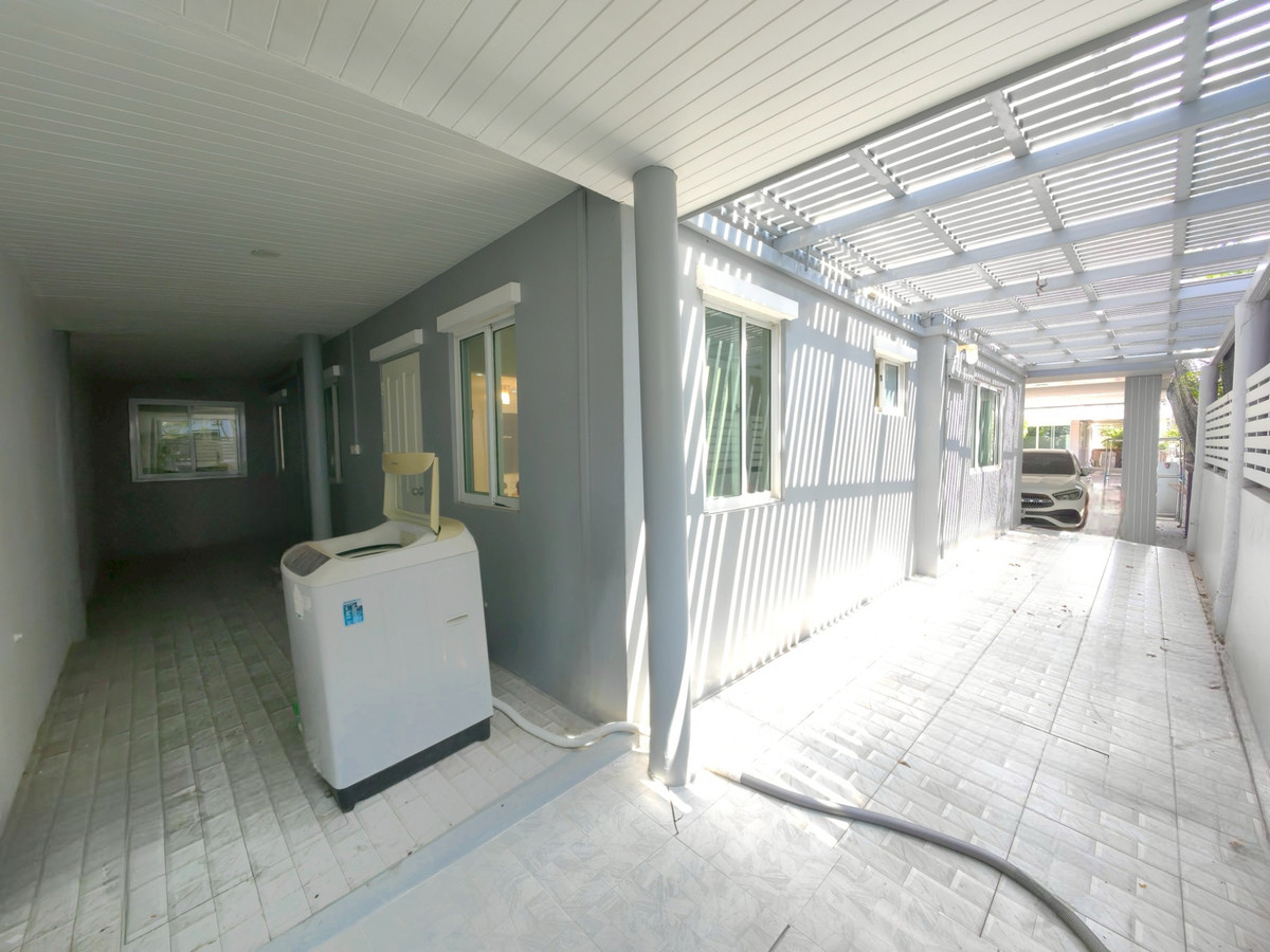 ขายบ้านเกษตรศาสตร์ รัชโยธิน : ขายบ้านเดี่ยว เดอะแพลนท์ วงแหวน-รามอินทรา เนื้อที่ 80.1 ตรว. หลังริม ทำเลดี การเดินทางสะดวก ใกล้ทางด่วน ใกล้แฟชั่น ใกล้แจ๊สคู้บอน