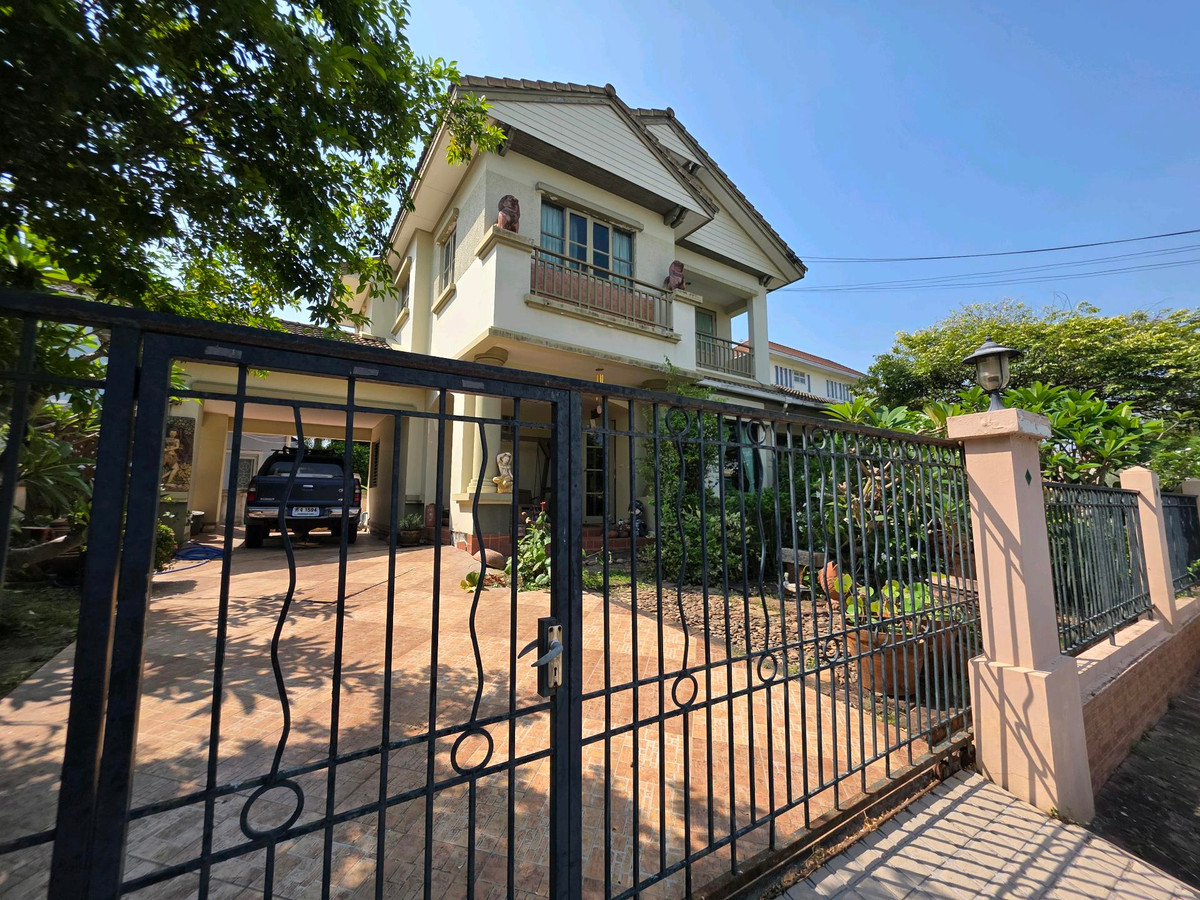 For SaleHouseMin Buri, Romklao : Urgent sale! Single house in Chaiyaphruek 1 Village, Khum Klao Road. Extra large plot