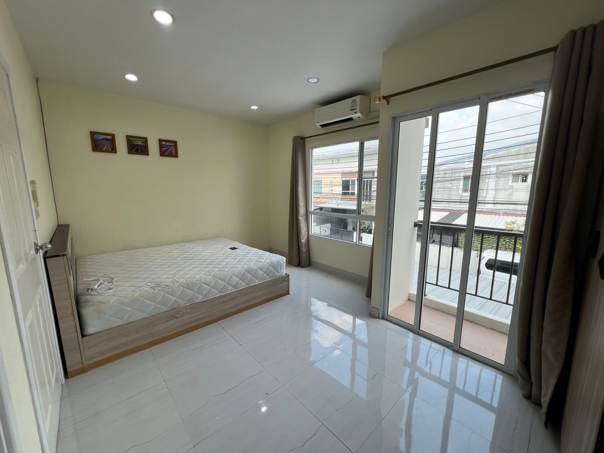 For RentTownhomePattanakan, Srinakarin : P-2967 For rent!  Townhome Willetlight Pattanakarn 38 ready to move in.