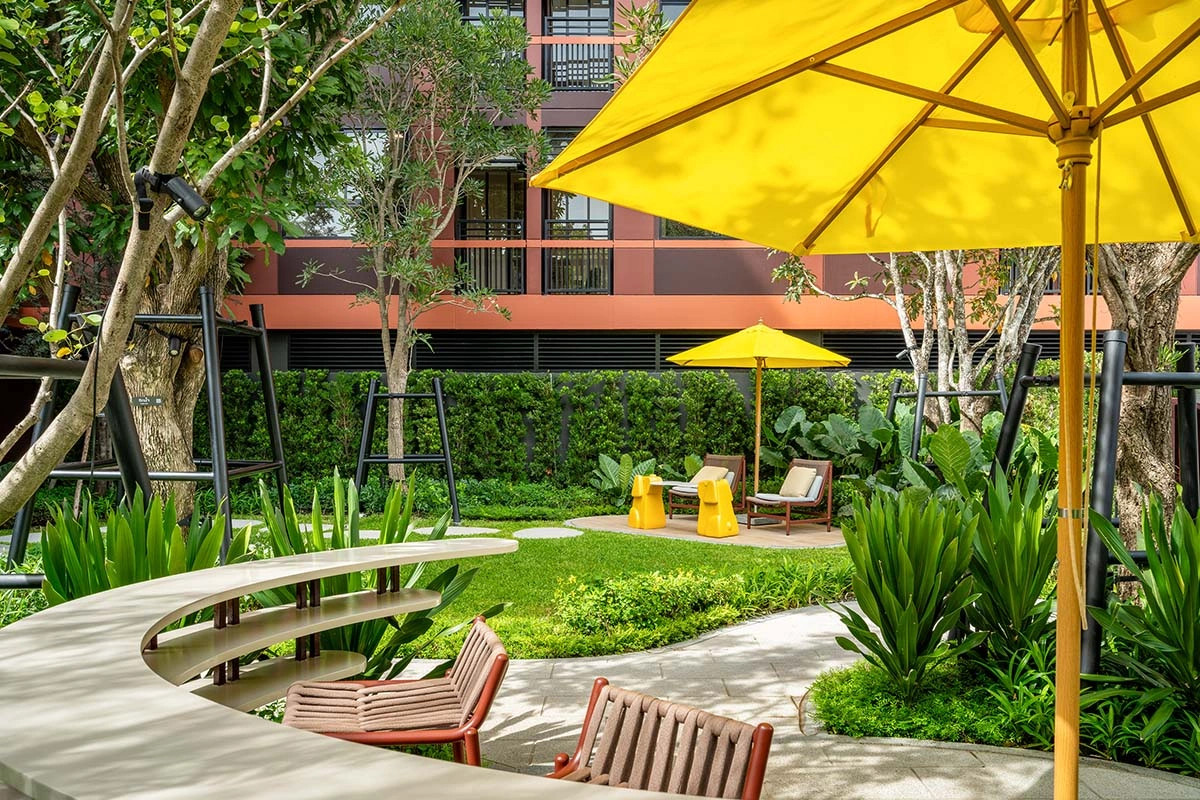 For SaleCondoSamut Prakan,Samrong : 🐶 Condo allows pets. In the heart of Sukhumvit 🔥 Special promotion, immediate discount of 100,000 baht, starting at only 3.57 million baht. Hurry and reserve before its gone!