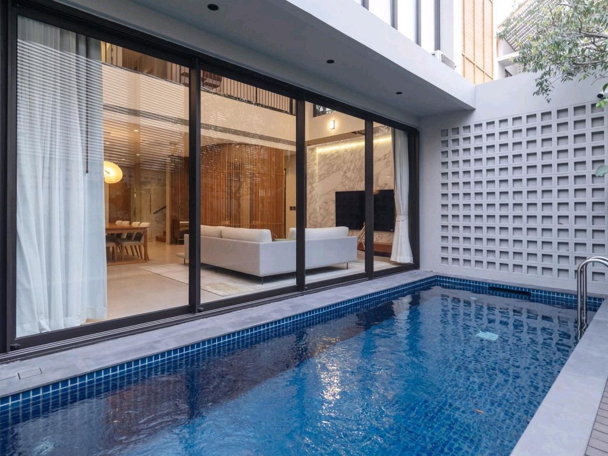 ให้เช่าบ้านลาดพร้าว เซ็นทรัลลาดพร้าว : 🔥🔥🔥บ้านหรูระดับ Ultra Luxury ออกแบบเพื่อการอยู่อาศัยในเมืองร้อนอย่างแท้จริง บนสังคมส่วนตัวเพียง 10 ยูนิต เท่านั้น💚🎠🎠💚💚