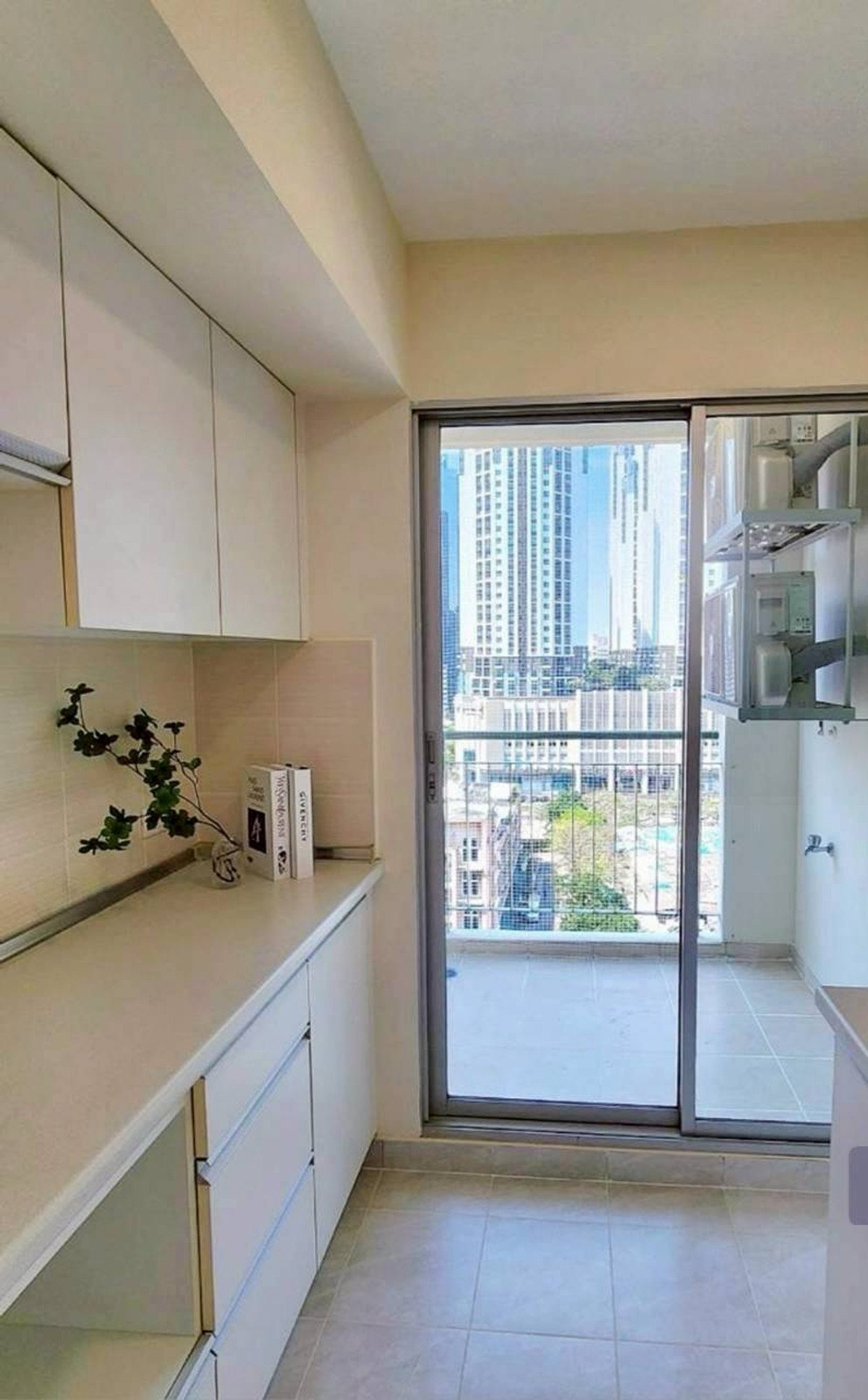 For SaleCondoRama9, Petchburi, RCA : ✅ S-LP9R227 ✅ Line : @p2nproperty