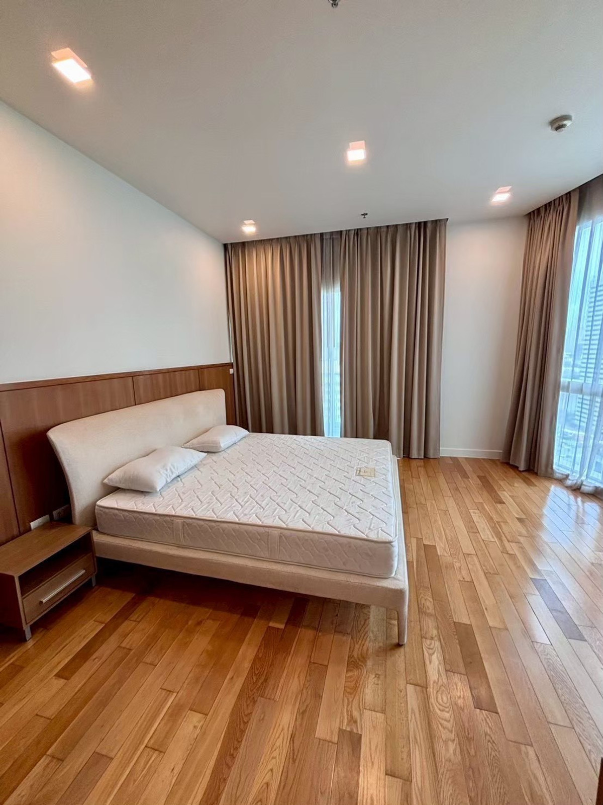 For RentCondoSukhumvit, Asoke, Thonglor : LTH14648 – Condo for Rent | Millennium Residence | 192.95 sqm | 3 Beds 4 Baths | Near BTS Asoke | 120K/Month | Condo for rent Millennium Residence