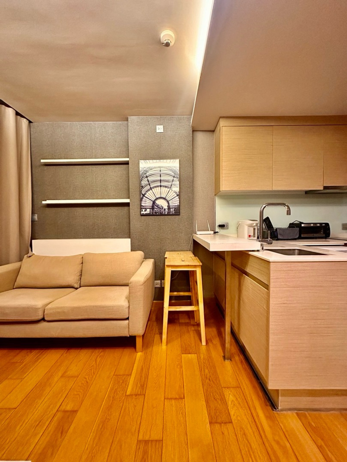 For SaleCondoSukhumvit, Asoke, Thonglor : Fully furnished, ready to move in, quiet, balcony actually usable, 2 ways to enter and exit.