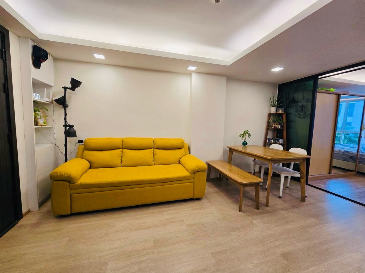 For RentCondoLadprao101, Happy Land, The Mall Bang Kapi : Luxury condo for rent on Lat Phrao Road, near the BTS, 2 bedrooms, 50 square meters, never rented to anyone.