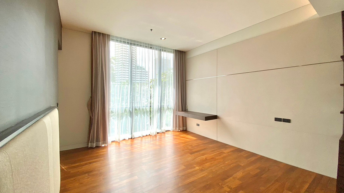 For RentCondoSukhumvit, Asoke, Thonglor : Condo for rent Domus 18, 3 bedrooms, 250 sq m, Sukhumvit-Asoke area, near BTS Asoke.