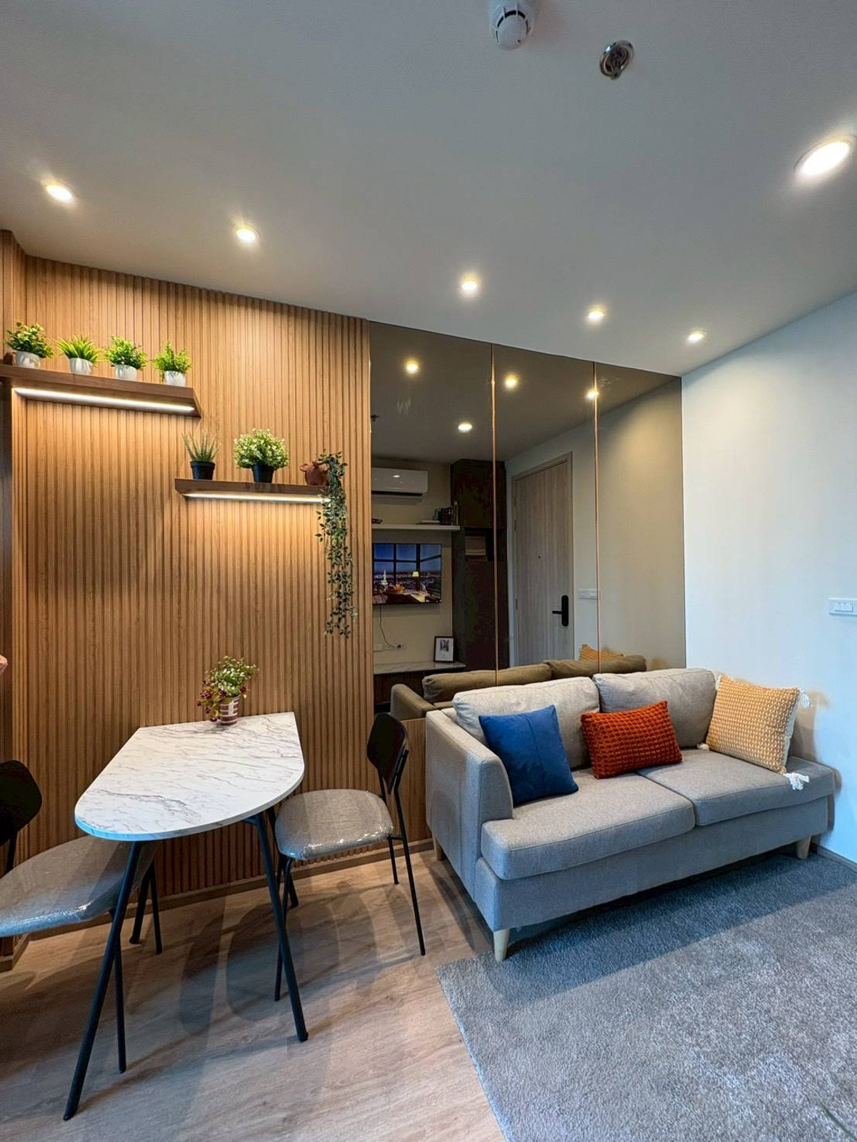 For RentCondoRama9, Petchburi, RCA : 💥 FOR RENT : Nue District R9 Condo 💥