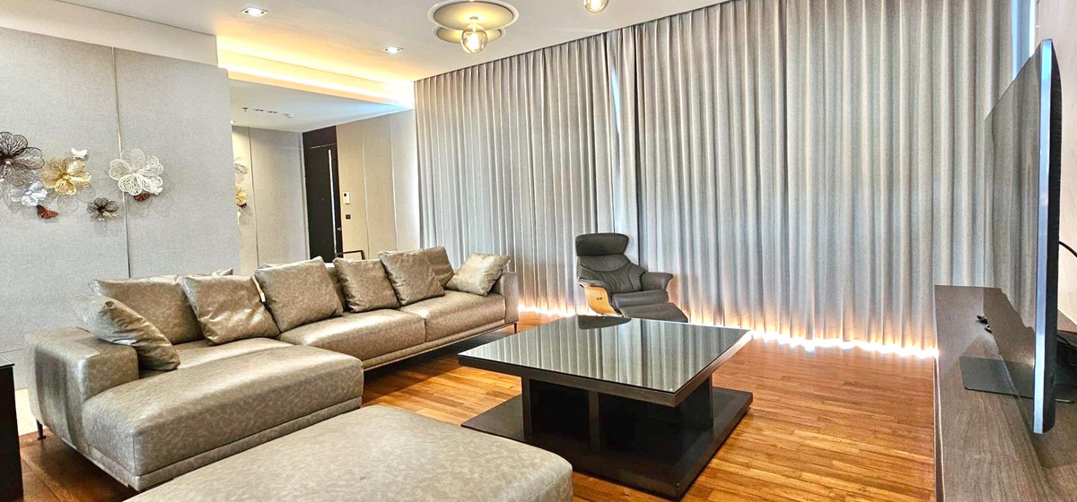 ให้เช่าคอนโดสุขุมวิท อโศก ทองหล่อ : ให้เช่า คอนโด  Domus 18 3 ห้องนอน 250 ตร.ม.  ย่าน สุขุมวิท-อโศก ใกล้ BTS อโศก