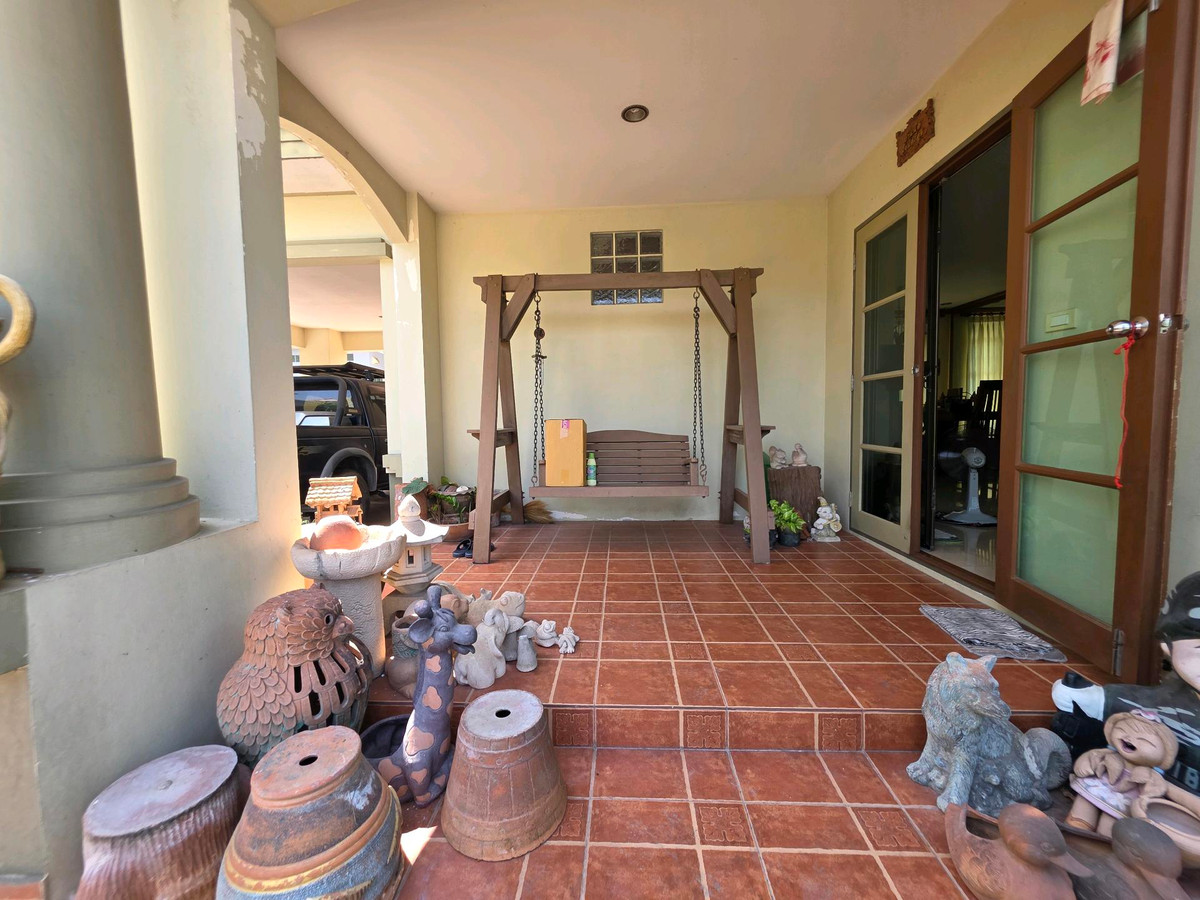 For SaleHouseMin Buri, Romklao : Urgent sale! Single house in Chaiyaphruek 1 Village, Khum Klao Road. Extra large plot