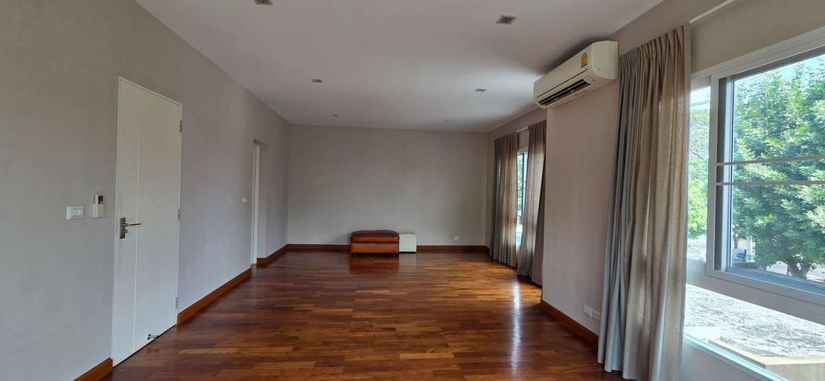 ขายบ้านบางนา แบริ่ง ลาซาล : บ้านเดี่ยวหลังมุม พื้นที่ใหญ่ ใกล้ Mega Bangna เพียง 1 กม. เหมาะกับครอบครัวที่ต้องการบ้านกว้าง ทำเลดี ใกล้โรงเรียนนานาชาติและทางด่วน เดินทางสะดวก