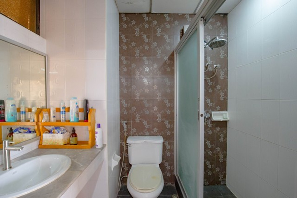 For RentTownhomePattanakan, Srinakarin : HR3284 Warathorn Ville Phatthanakan 44, 4-story house for rent, lots of space, convenient parking, near the expressway and Triam Udom Phatthanakan.