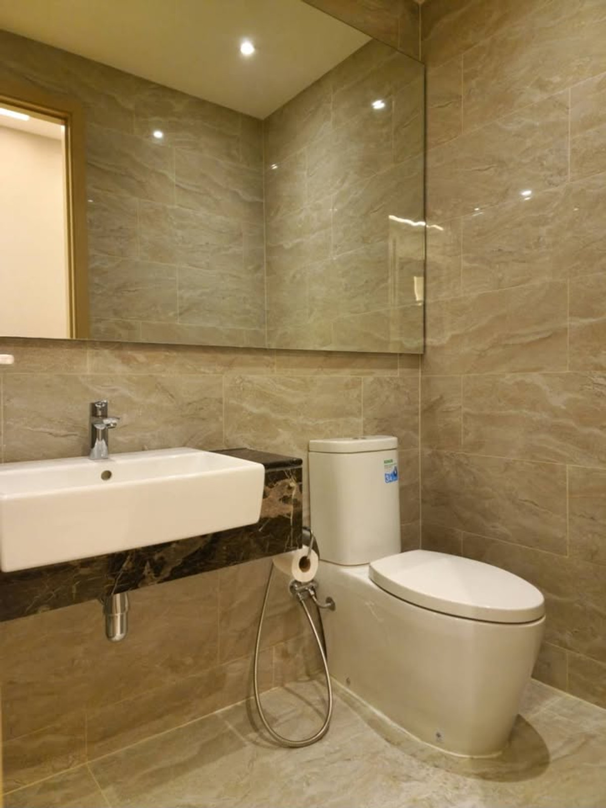 For RentCondoRama9, Petchburi, RCA : RC032126 Condo 2 beds for rent at Ashton Asoke-Rama 9 near MRT Rama 9 and Central Rama 9.