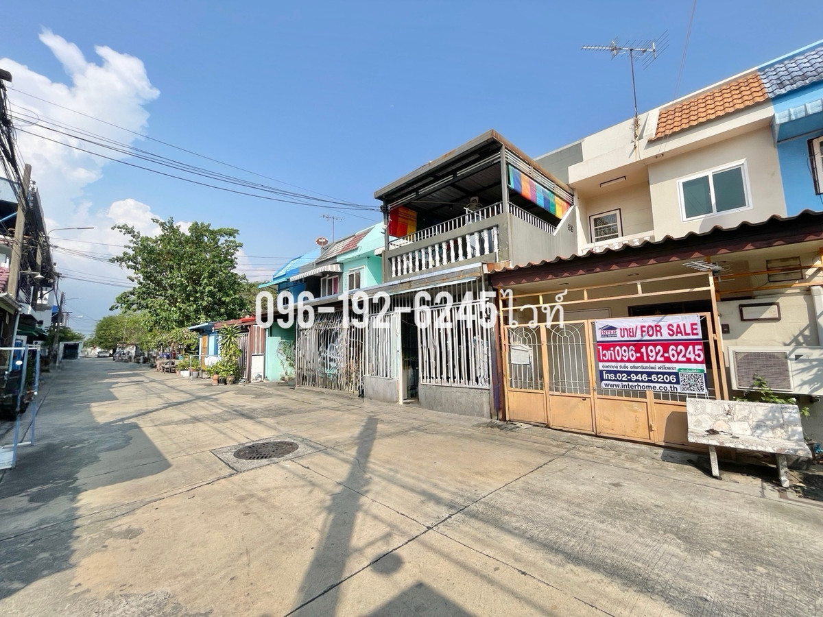 For SaleTownhomeSamut Prakan,Samrong : ขายทาวน์เฮ้าส์ 2 ชั้น คุ้มทองวิลล่า เทพารักษ์ ติดถนนใหญ่ เดินทางง่าย ใกล้ MRT ทิพวัล
BTS สำโรง 