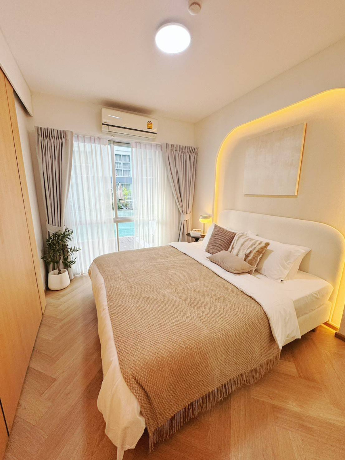 For SaleCondoRama9, Petchburi, RCA : A Space Asoke - Ratchada, 1 bedroom, large room, next to the pool, like staying at a resort, near the BTS, near SWU_Do807